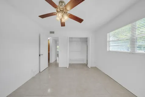 169 Suffolk E Boca Raton FL 33434