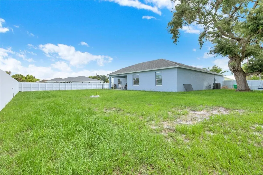 449 SE Whitmore Drive Port St Lucie FL 34984