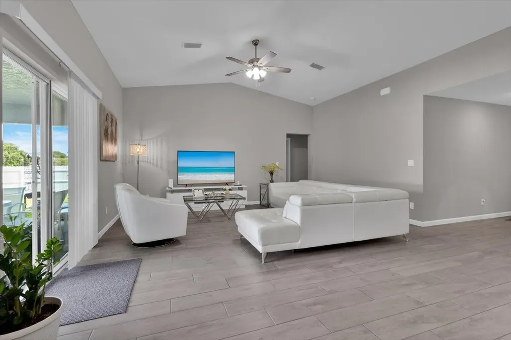 449 SE Whitmore Drive Port St Lucie FL 34984