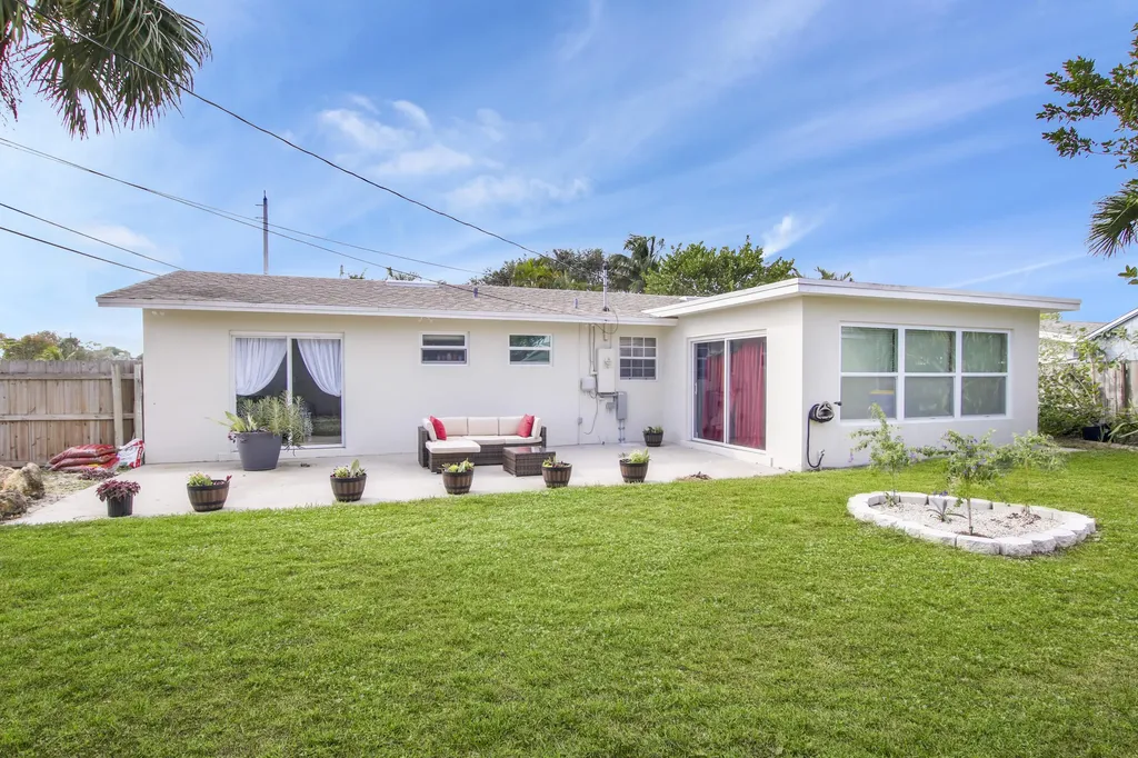 19185 SE Homewood Avenue Jupiter FL 33469