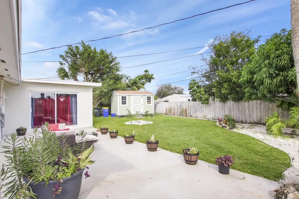 19185 SE Homewood Avenue Jupiter FL 33469