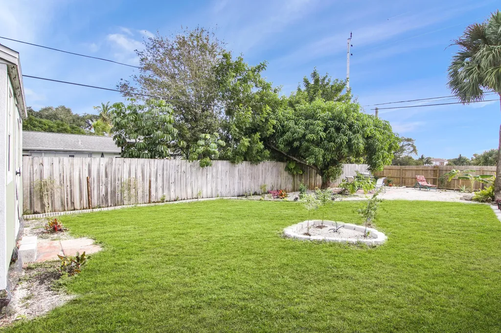 19185 SE Homewood Avenue Jupiter FL 33469