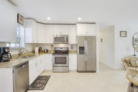 19185 SE Homewood Avenue Jupiter FL 33469