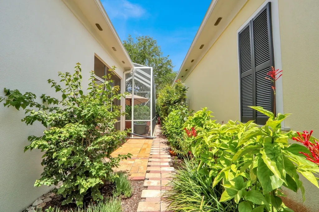 216 Juniper Way Jupiter FL 33458