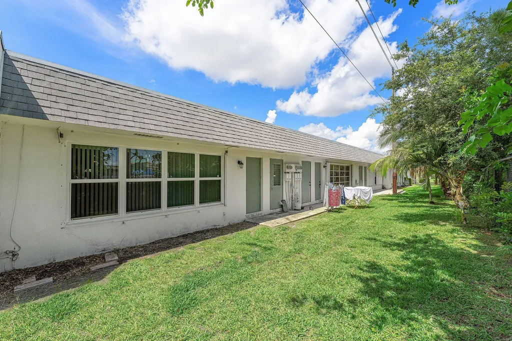 2638 Gately Drive E West Palm Beach FL 33415