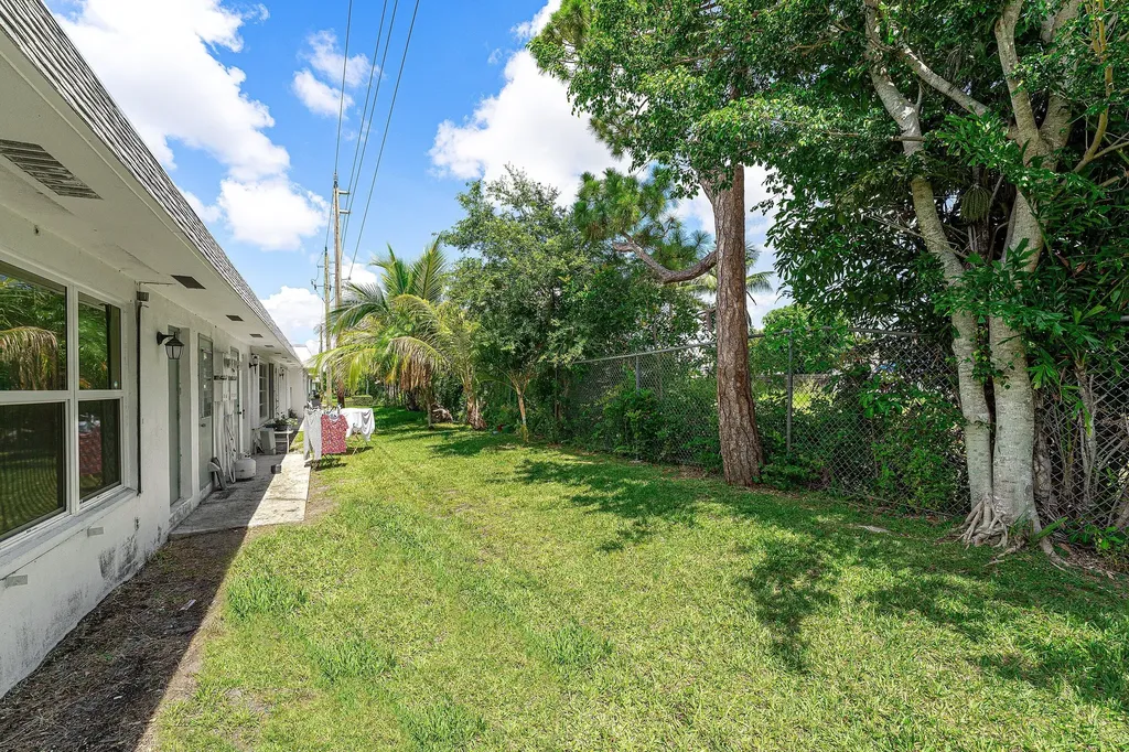 2638 Gately Drive E West Palm Beach FL 33415