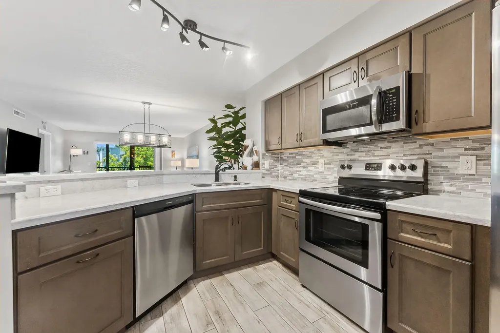 2215 Cypress Island Drive Pompano Beach FL 33069