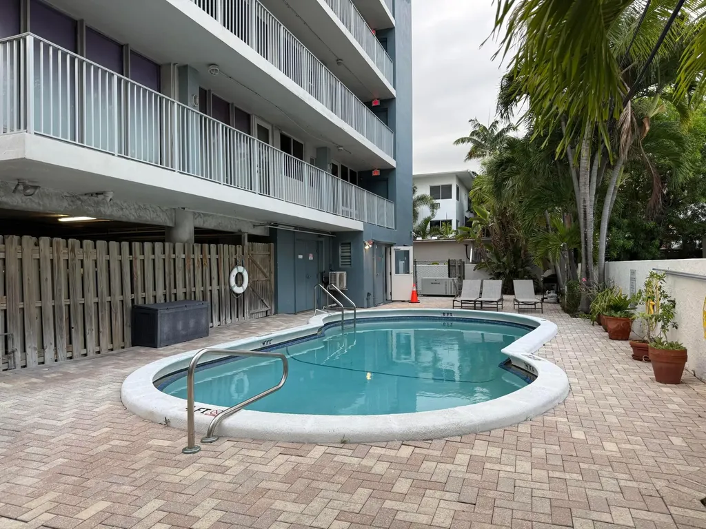 524 Orton Avenue Fort Lauderdale FL 33304