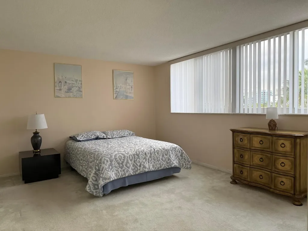 524 Orton Avenue Fort Lauderdale FL 33304