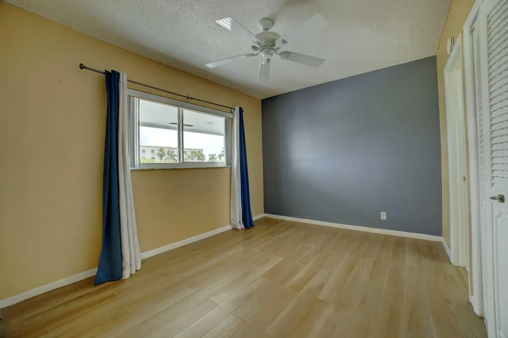 1118 Lake Terrace Boynton Beach FL 33426