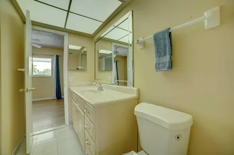 1118 Lake Terrace Boynton Beach FL 33426