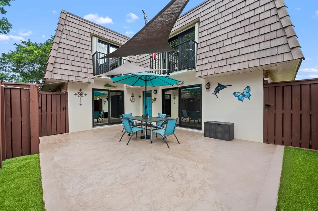 2512 SW 15th Street Deerfield Beach FL 33442
