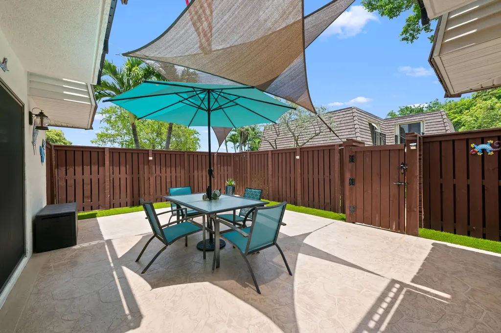 2512 SW 15th Street Deerfield Beach FL 33442