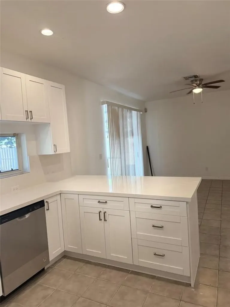 2927 Bogota Avenue Hollywood FL 33026