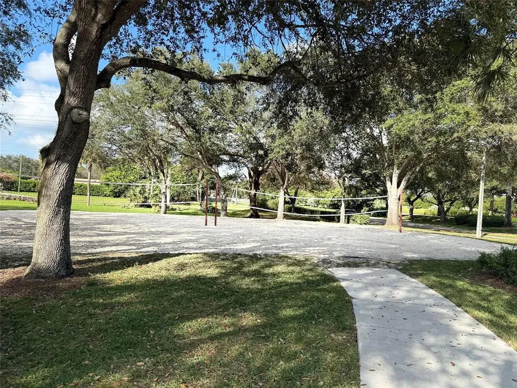 2927 Bogota Avenue Hollywood FL 33026