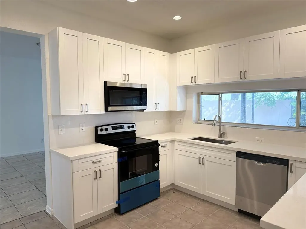 2927 Bogota Avenue Hollywood FL 33026