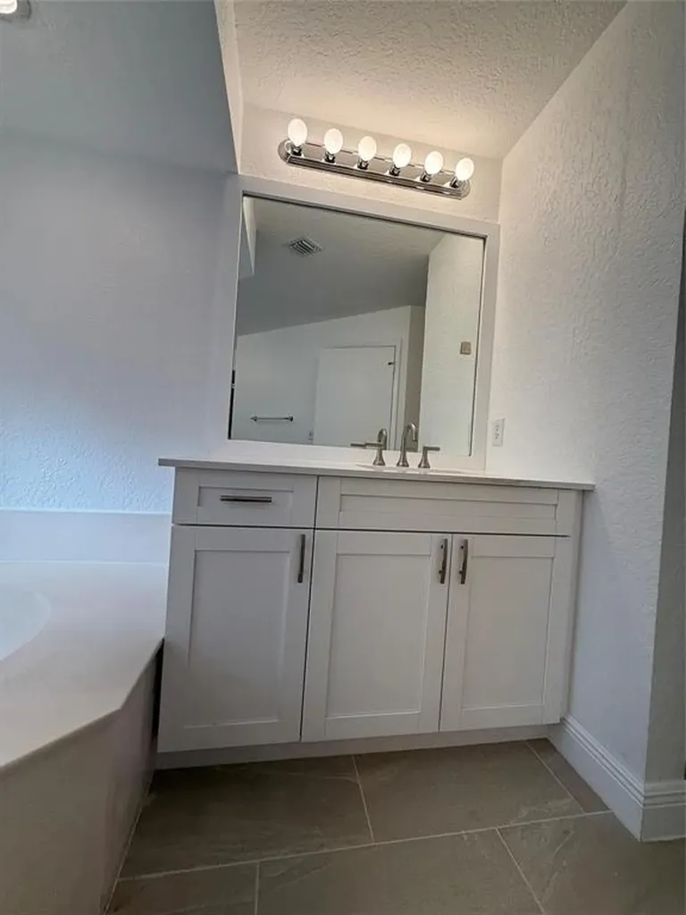 2927 Bogota Avenue Hollywood FL 33026