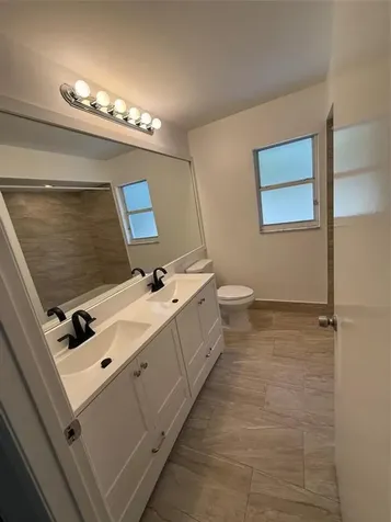 2927 Bogota Avenue Hollywood FL 33026