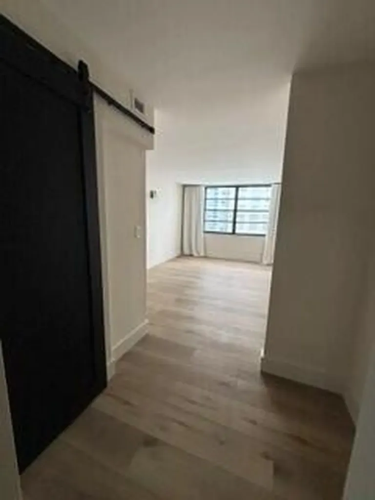 2780 NE 183rd Street Aventura FL 33160