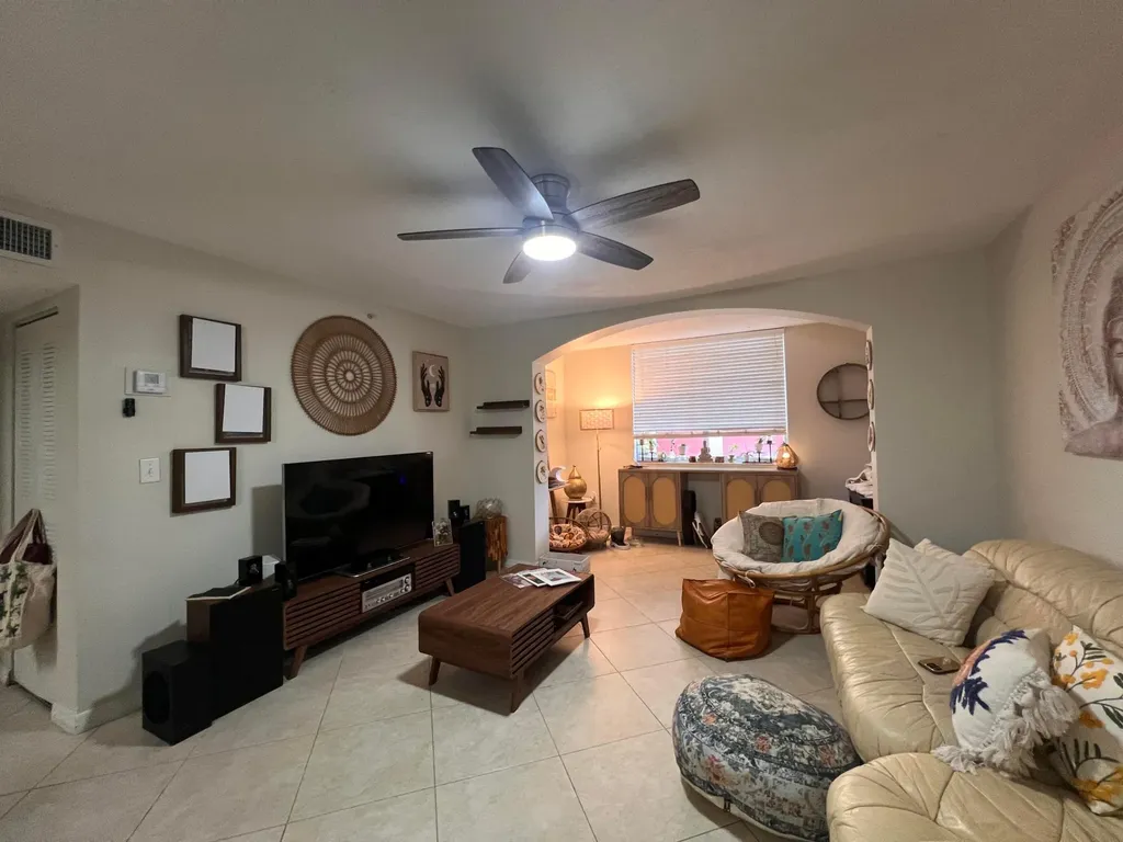 700 Scotia Drive Hypoluxo FL 33462