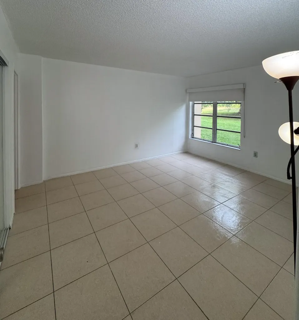 4166 Inverrary Drive Lauderhill FL 33319