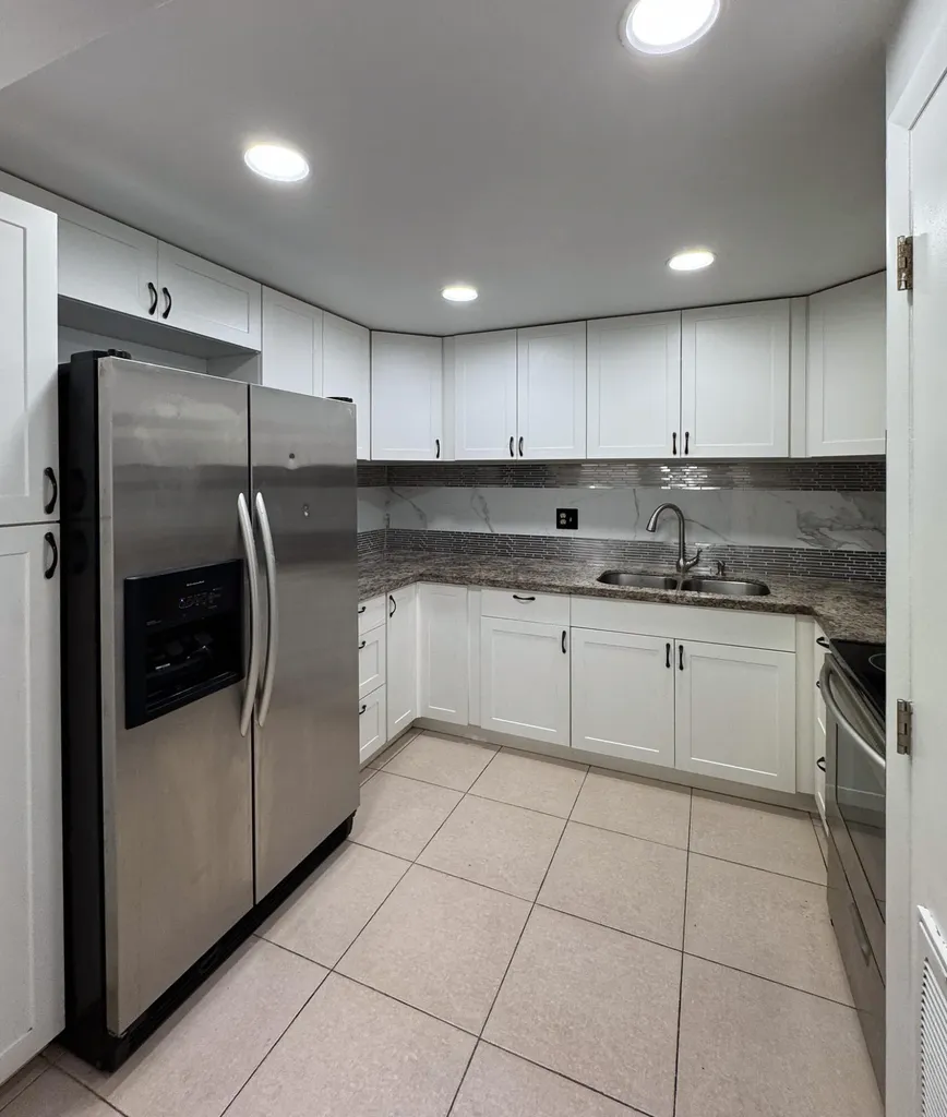 4166 Inverrary Drive Lauderhill FL 33319