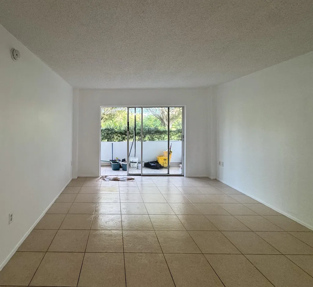 4166 Inverrary Drive Lauderhill FL 33319