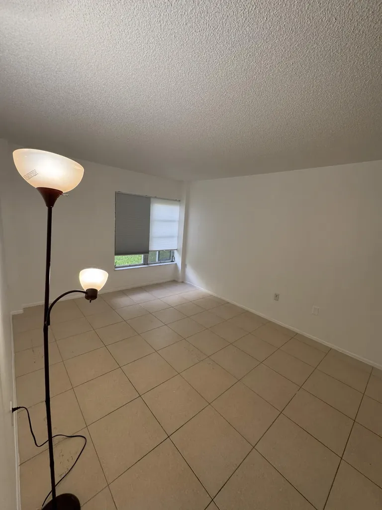 4166 Inverrary Drive Lauderhill FL 33319