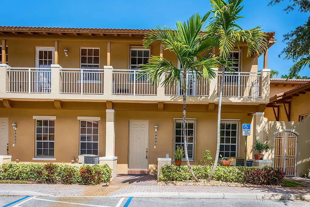 2502 NW 4th Street Boynton Beach FL 33426