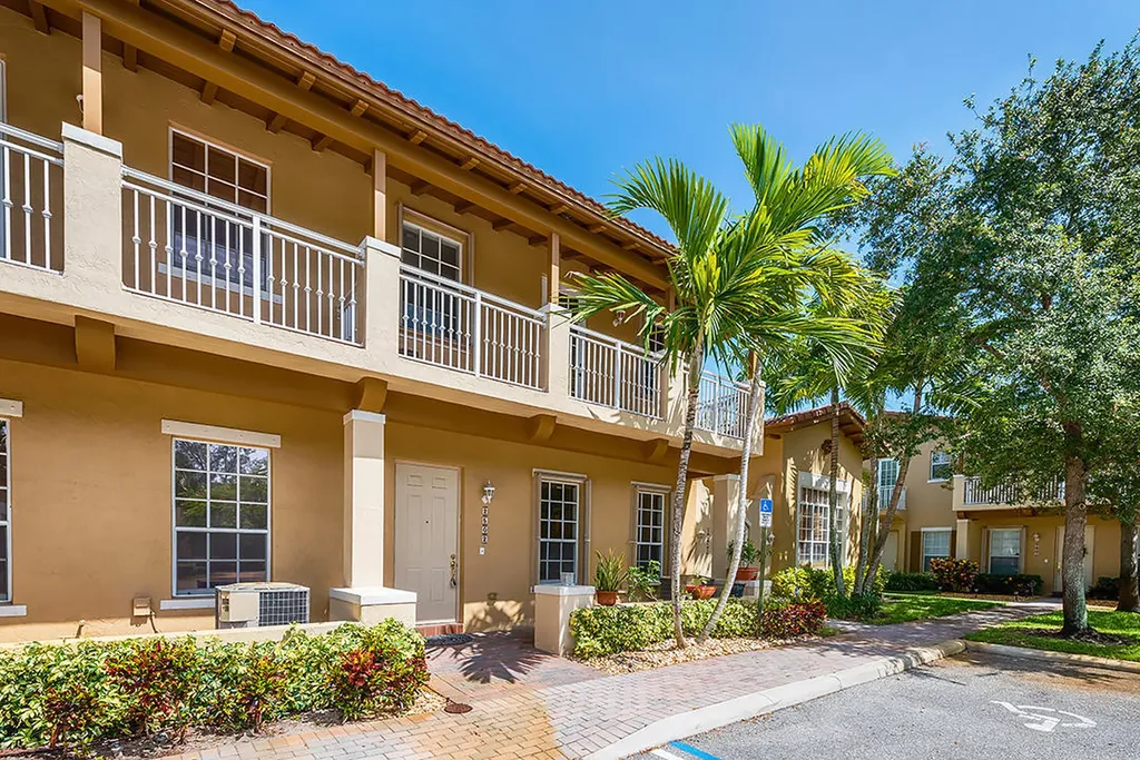 2502 NW 4th Street Boynton Beach FL 33426