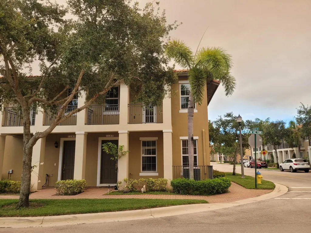 1145 SW 147th Terrace Pembroke Pines FL 33027