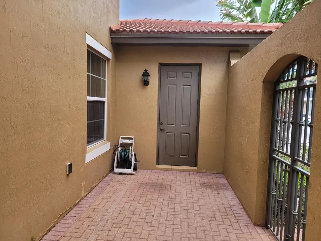 1145 SW 147th Terrace Pembroke Pines FL 33027
