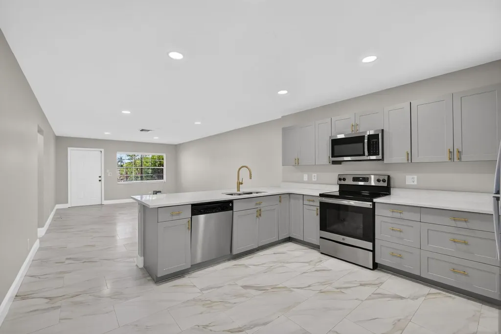 4873 Arthur Street Palm Beach Gardens FL 33418