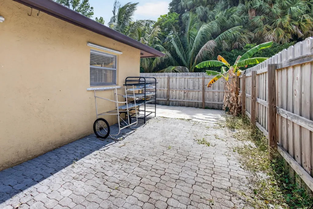 4873 Arthur Street Palm Beach Gardens FL 33418