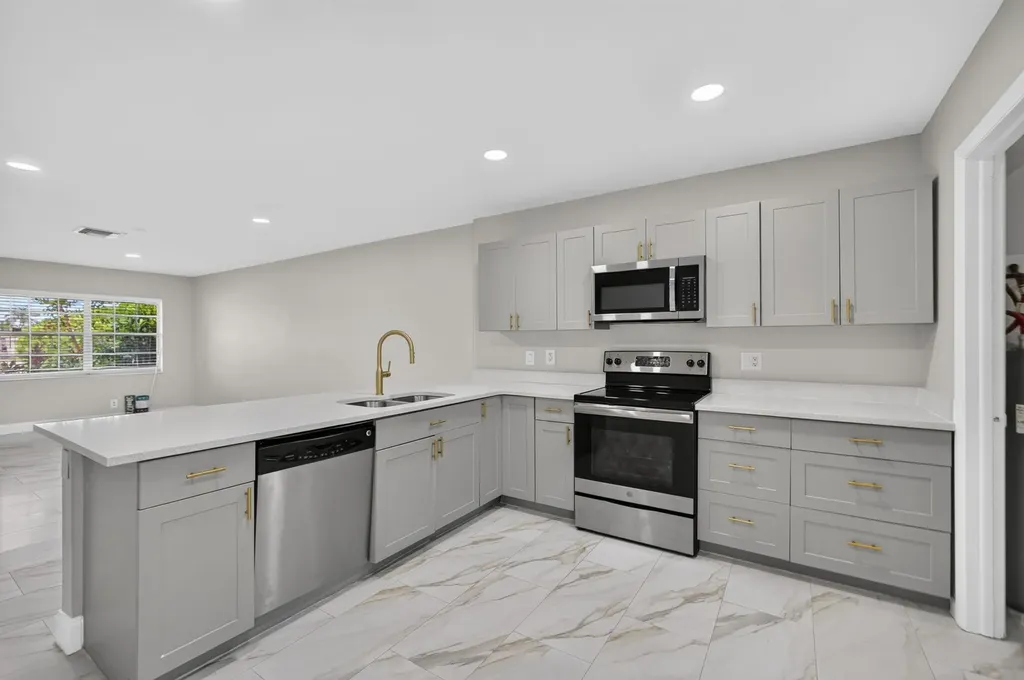 4873 Arthur Street Palm Beach Gardens FL 33418