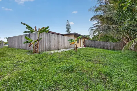 4873 Arthur Street Palm Beach Gardens FL 33418