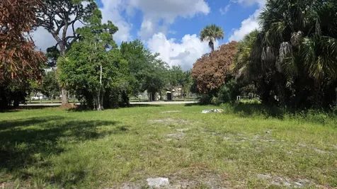 407 Dundas Court Fort Pierce FL 34950
