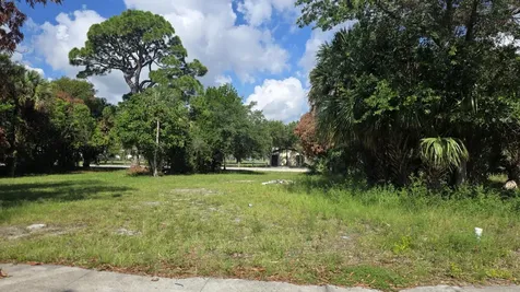 407 Dundas Court Fort Pierce FL 34950