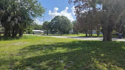 407 Dundas Court Fort Pierce FL 34950
