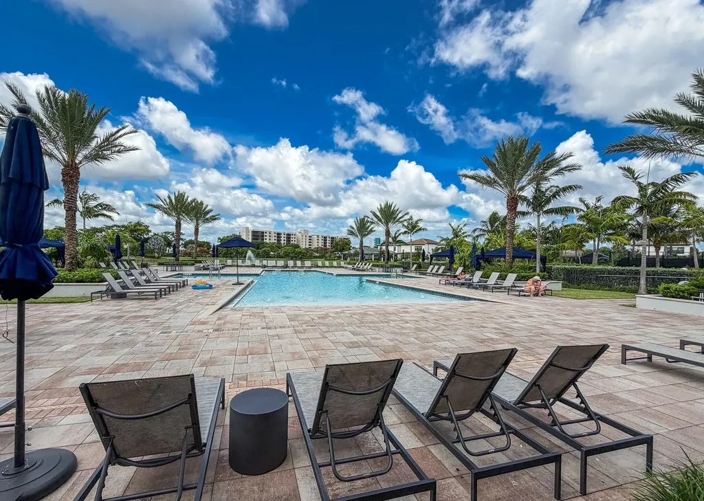 2370 Rollingwood Court Oakland Park FL 33309