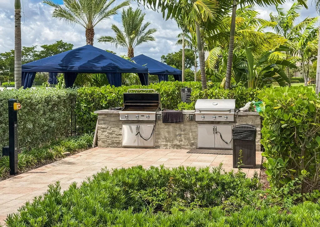 2370 Rollingwood Court Oakland Park FL 33309