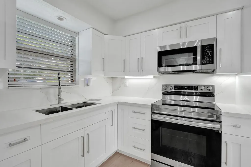 1054 Wyoming Avenue Fort Lauderdale FL 33312