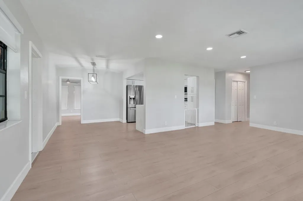 1054 Wyoming Avenue Fort Lauderdale FL 33312
