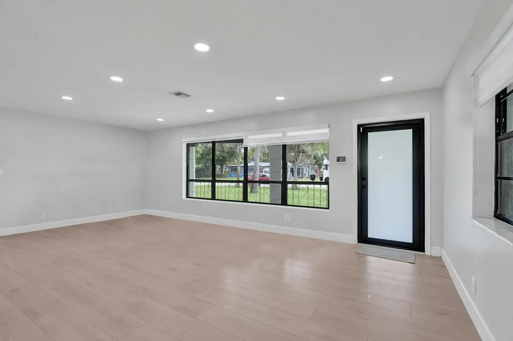 1054 Wyoming Avenue Fort Lauderdale FL 33312