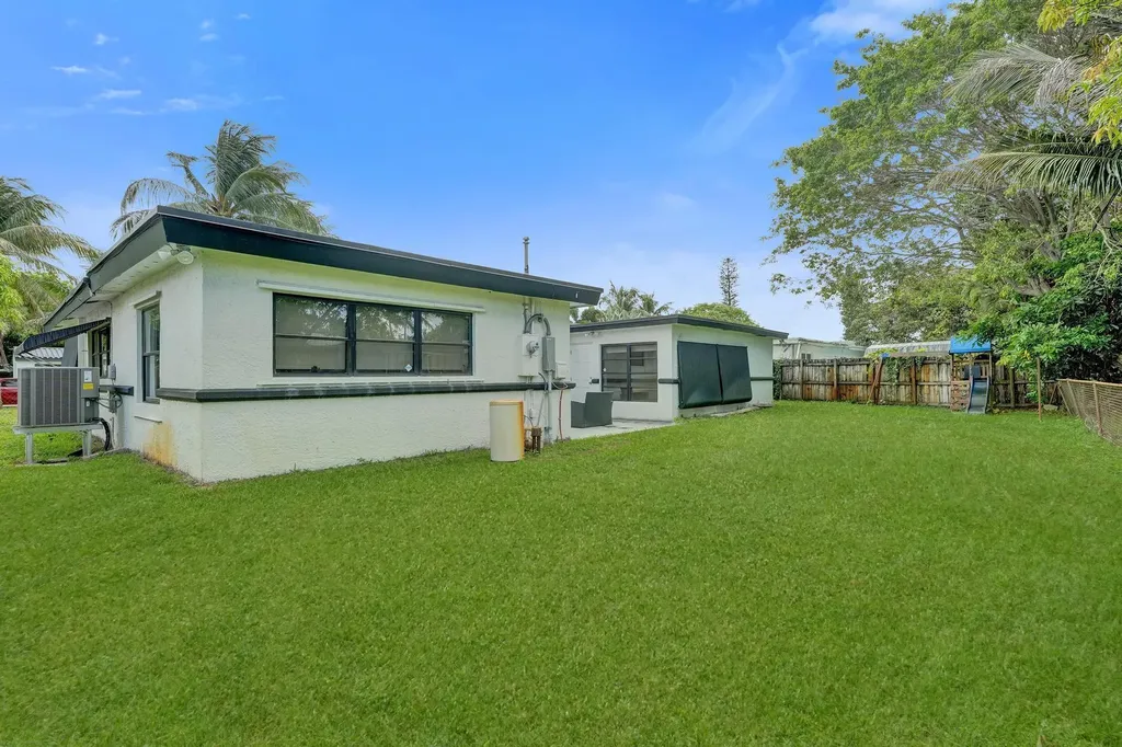 1054 Wyoming Avenue Fort Lauderdale FL 33312