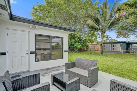 1054 Wyoming Avenue Fort Lauderdale FL 33312