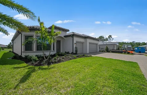 2082 Don Benito Way Naples FL 34120