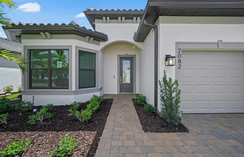 2082 Don Benito Way Naples FL 34120