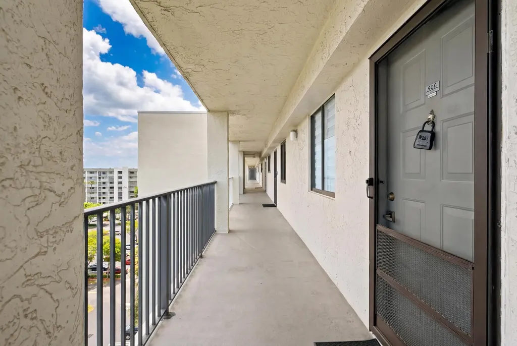 2215 Cypress Island Drive Pompano Beach FL 33069