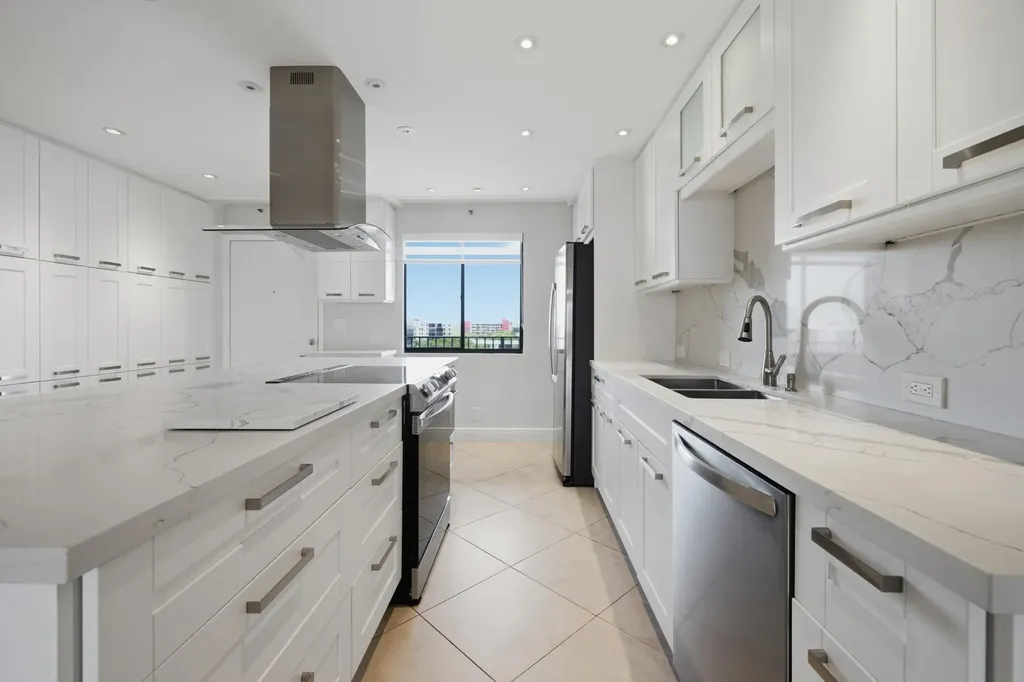 2215 Cypress Island Drive Pompano Beach FL 33069